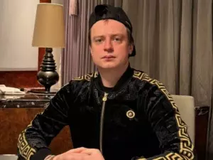 😨 В Казахстане объявлен международный розыск mellstroy Казахстанский суд заочно арестовал стримера…