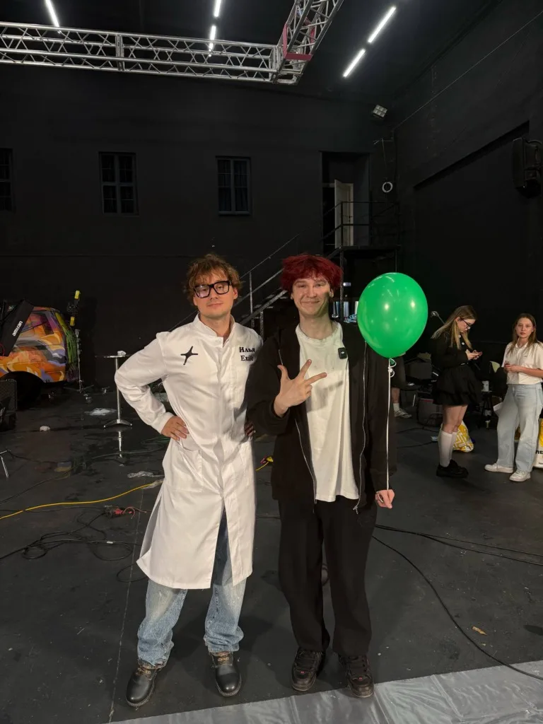 стоим с ильей ща 👍