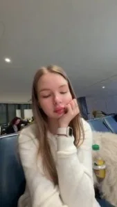 😕 ZakharWW рассказал, что их с женой депортировали из США Подробности будут позже , как видите МЫ С АНГЕЛИНОЙ 