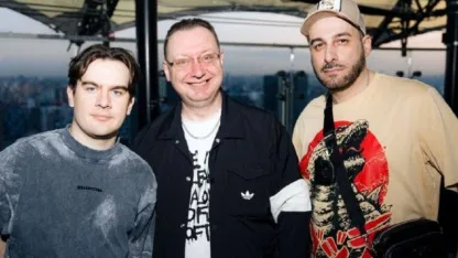 🎉 Batyaoffc празднует сегодня свой День Рождения, ему исполняется 52 года