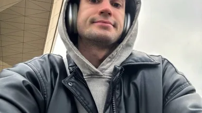 🥳 Qbaxa празднует сегодня свой День Рождения, ему исполняется 24 года