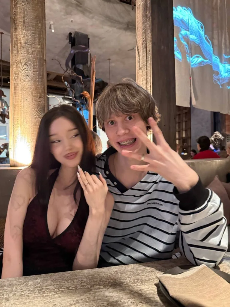 💍 DilBlin сделал предложение Анне Клеш тайна раскрыта.. мы помолвлены.. кстати я…