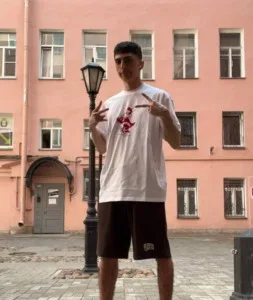 🥳 Des0ut празднует сегодня День Рождения, ему исполняется 29 лет