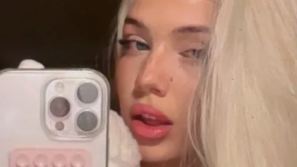 💋 akyuliych перекрасилась в блонд Как думаете, ей идёт?