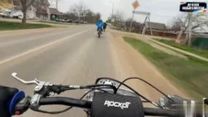 😳 RavshanN не справился с управлением на байке. Равшан не справился с управлением и упал. Отделался лёгкими уш