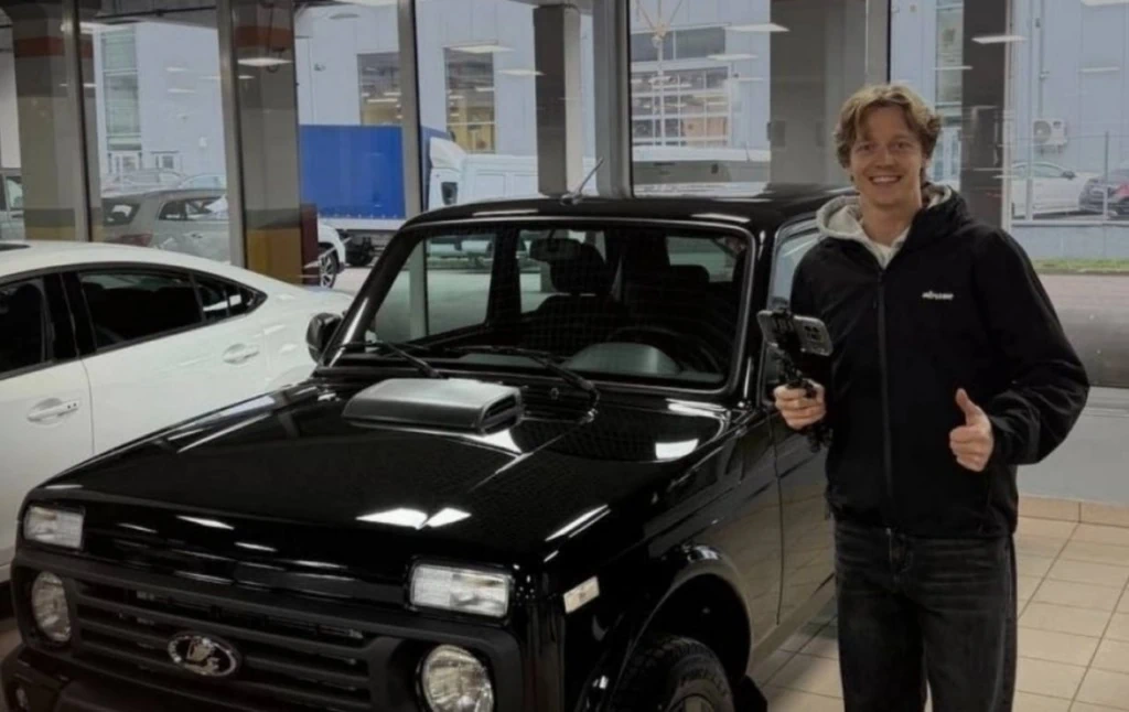 Хазяева подарили Paradeev1ch Lada Niva на день рождения