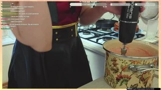 Извиняется перед чатиком