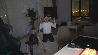 БУСТЕР ОЦЕНИЛ ЗАД ДИЛАРЫ