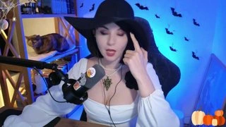 Юля Димитреску хочет к себе Итана