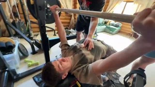 шаха придавило