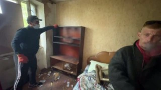 ТАРАКАНЫ В ПОЛКЕ!!!!!!!!!