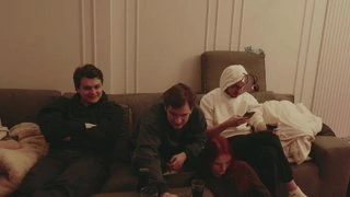 ЧИПСУ ДАЛИ В РОТ