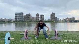 тягает железо