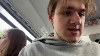 едет с юичкой