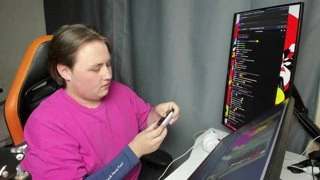 АШКУДИШКА ПРИНИМАЕТ ЗВОНОК