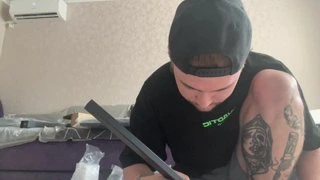 устроился работать строителем: