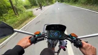 За Саней следят