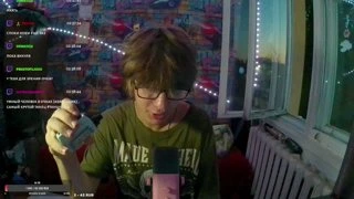 Умный парень в очках