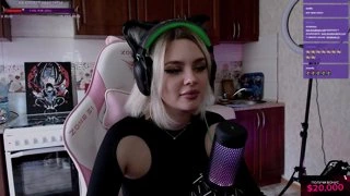 ПОКАЗАЛА БИЦУХУ