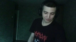 Андрэ909 танцует