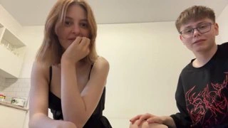 Показала)