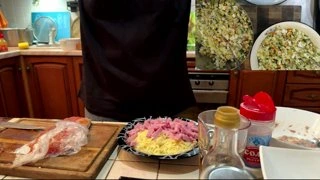 Чем  пахнет Толя