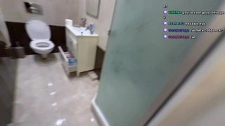 Володя решил поссать