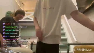 Подняли друг друга