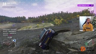 Мел бросает геймпад
