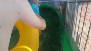 улетел