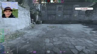 Играю в Counter-Strike!