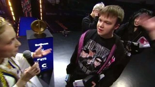 выебаан :3