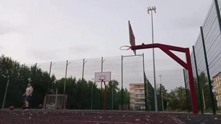 ЧЕЛЯБИНСКИЙ ТУЗЕМЕЦ ПОЗНАЁТ ИГРЫ С МЯЧОМ