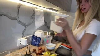 готовим шарлотку с Крис 🫦