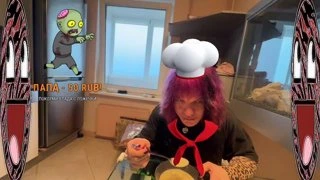 Миша кормит Владика с ложечки
