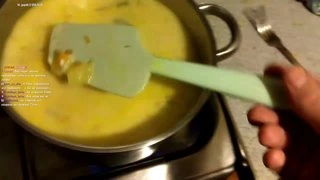 там на дне что то застряло...