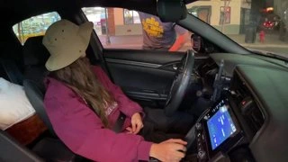 Тип разбил зеркало
