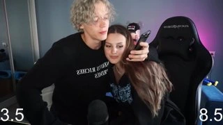 куда лезет ручка?)))))