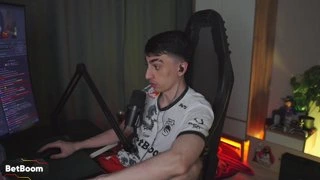 что смотрел  Серега  из аниме