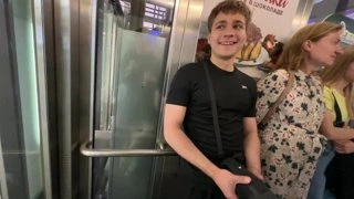кринж в лифте