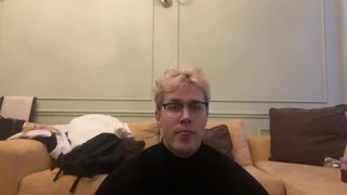 мафаня побежал к маме паучихе на своих паучьих лапках шок