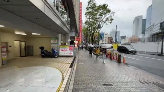 Russian Streamer gets attacked by Japanese Local