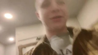 миниатюра в туалете мимик