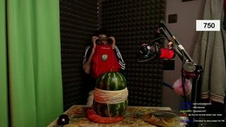 Арбуз лопнул (хаахахах)
(арбуз арбуз привет👋)