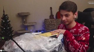 Мэд приехал к Праду на НГ