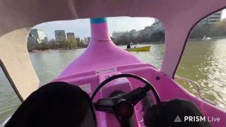 Лимонные девочки на лодке