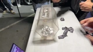 почесал бубенчики