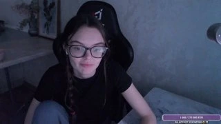 Быстро давайте мне все свои деньги🔫